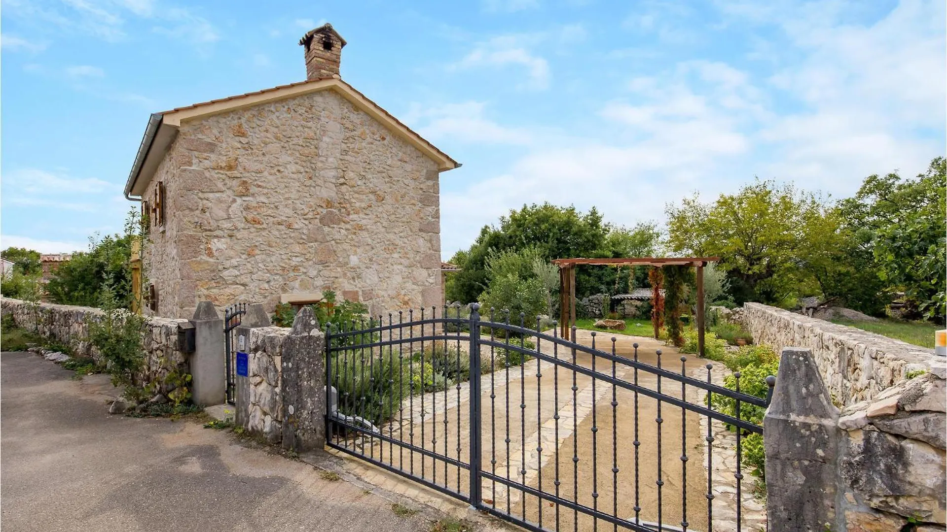 Gorgeous Home In Kras With Outdoor Swimming Pool